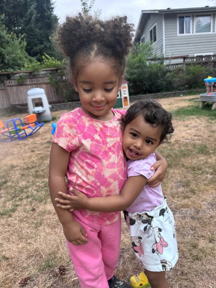 Toddler sibling bonds during cooperative play