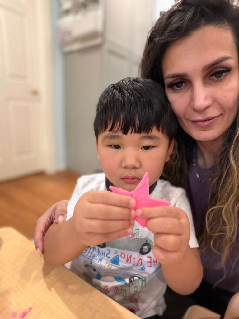teacher co-regulating with child