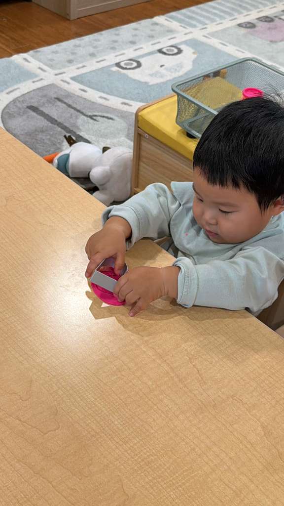 toddler making simple choices
