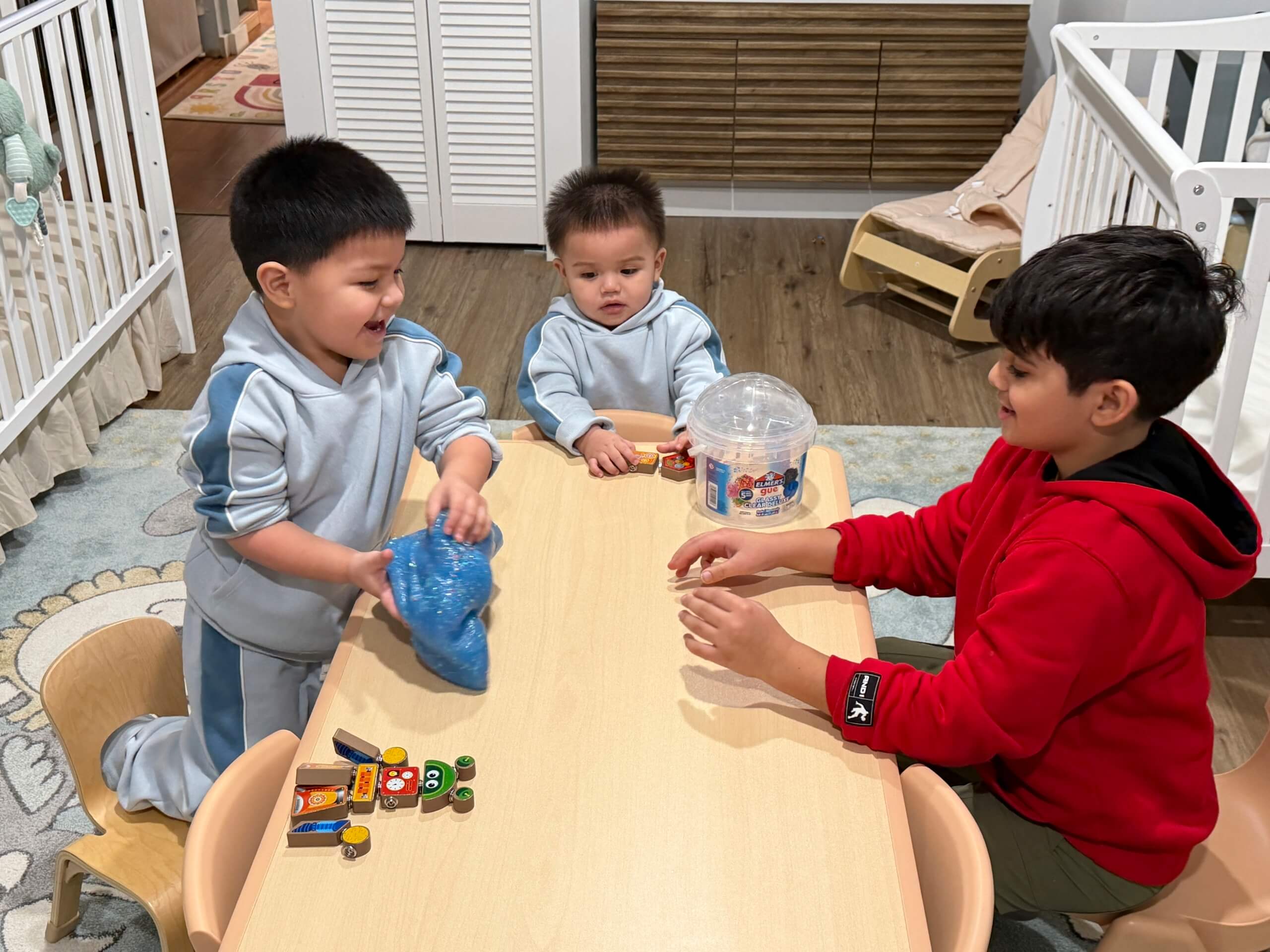 Tidying up classroom environment in early childhood